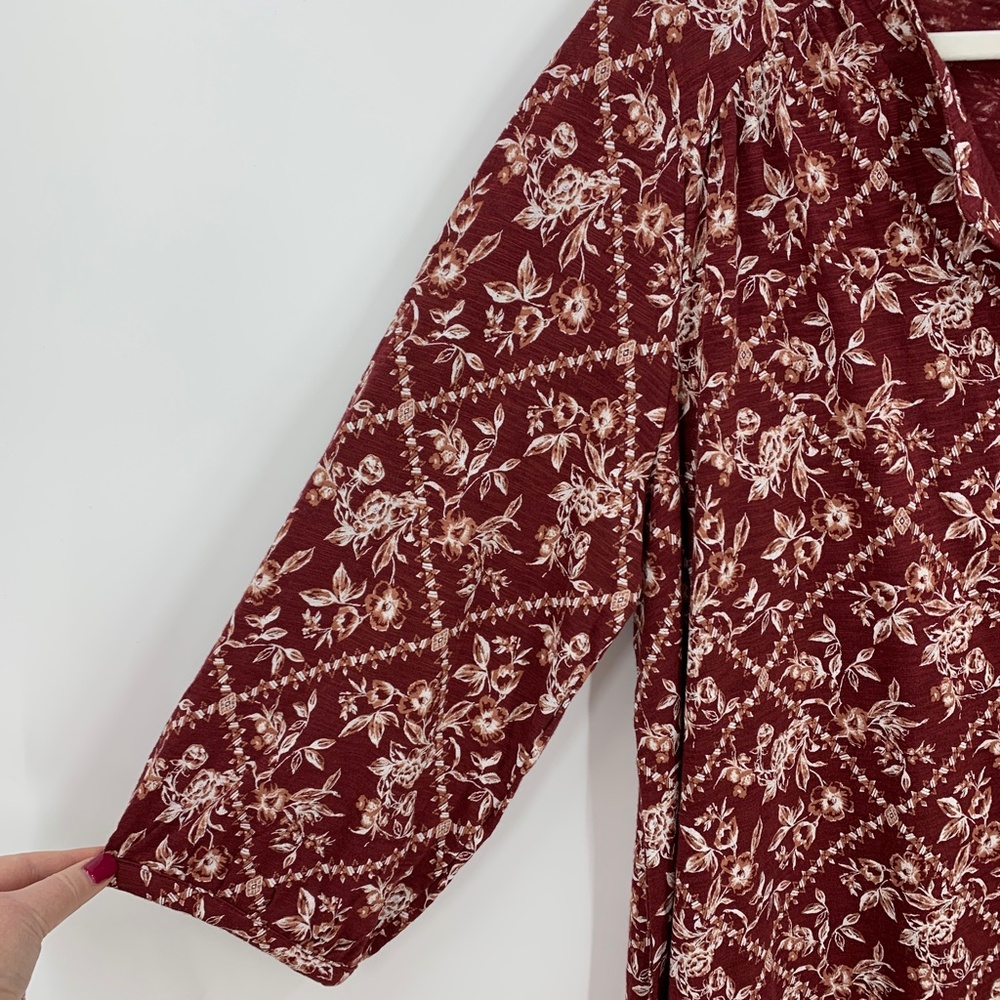 Lucky Brand Floral Border Print Boho Pop Over Top in Burgundy Sz 1X - Picture 3 of 10